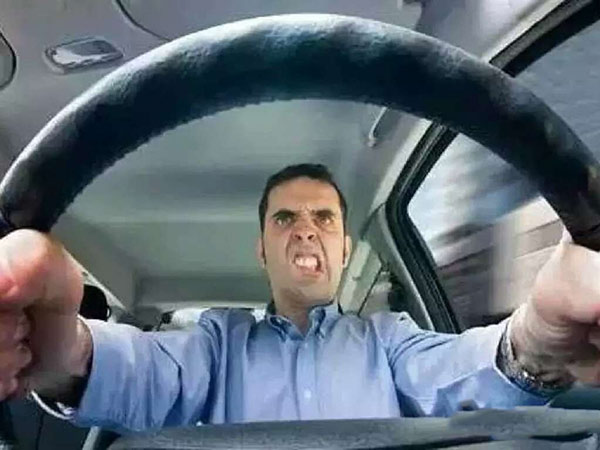 4. கட் அடித்து ஓட்டுவது