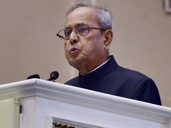 ஓவர்நைட்டில் இந்தியாவின் ஹீரோவான போக்குவரத்து காவலர்..!!