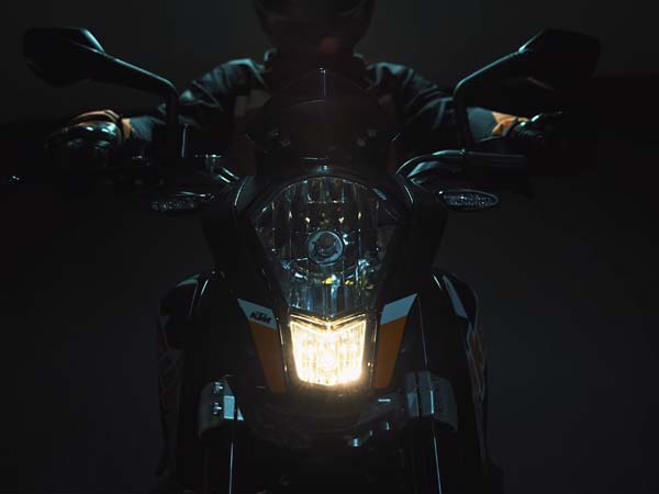 கேடிஎம் டீலர்கள் சத்தமில்லாமல் செய்து வரும் காரியம் தெரியுமா?