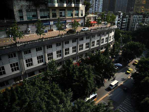 பில்டிங் ரயிலைத் தொடர்ந்து பில்டிங் சாலை: அசத்தும் சீனா..!! 