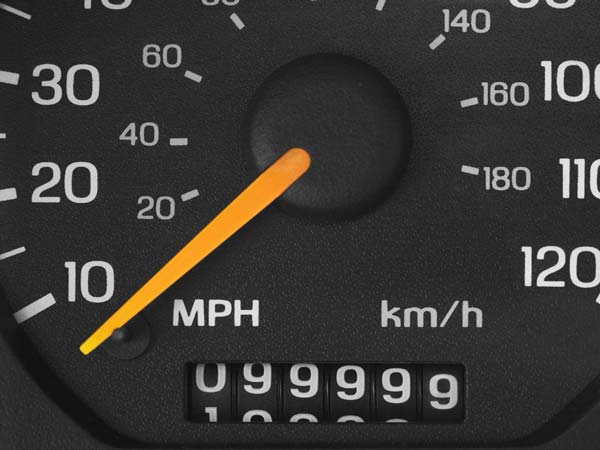 கார்களின் ஓடோமீட்டரில் தில்லுமுல்லு: கண்டுபிடிப்பது எப்படி?