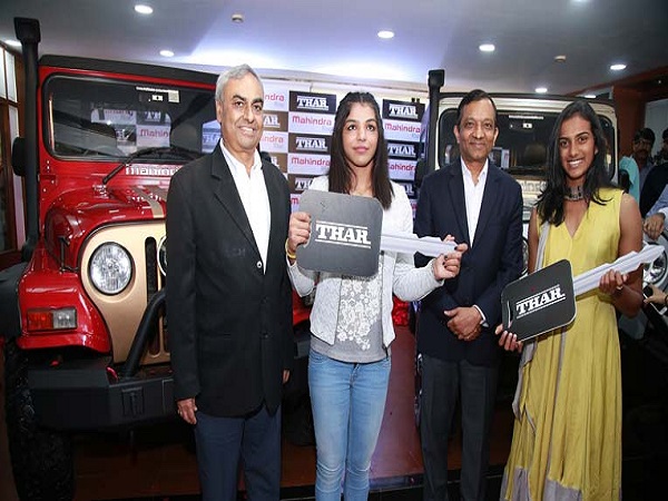 டிவிட்டர் உதவியால் கார் பரிசாக பெற்ற கிடம்பி ஸ்ரீகாந்த்..!!