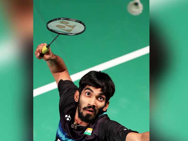 டிவிட்டர் உதவியால் கார் பரிசாக பெற்ற கிடம்பி ஸ்ரீகாந்த்..!!