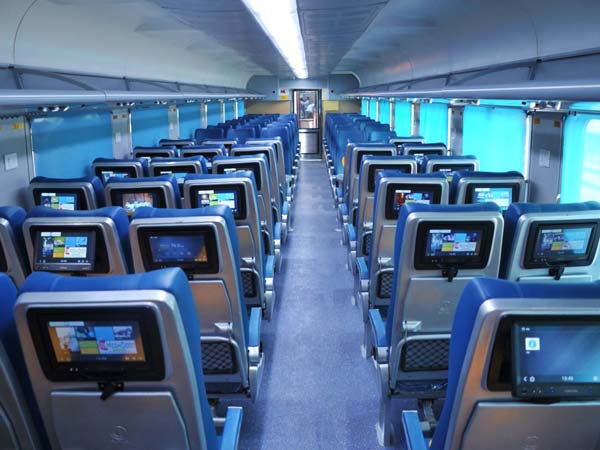 தேஜஸ் ரயிலை பின்பற்றி நவீனமயமாகும் ராஜ்தானி & சதாப்தி..!!