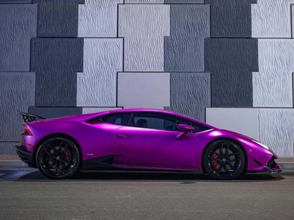 லம்போர்கினி சூப்பர் காரை அசால்ட்டாக ஓட்டும் இளம் பெண்..!!