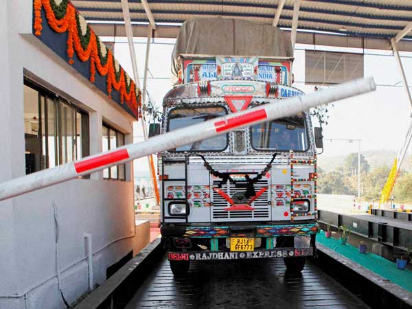 இந்தியாவில் சோதனை சாவடிகள் அகற்றும் பணி தீவரம்..!!