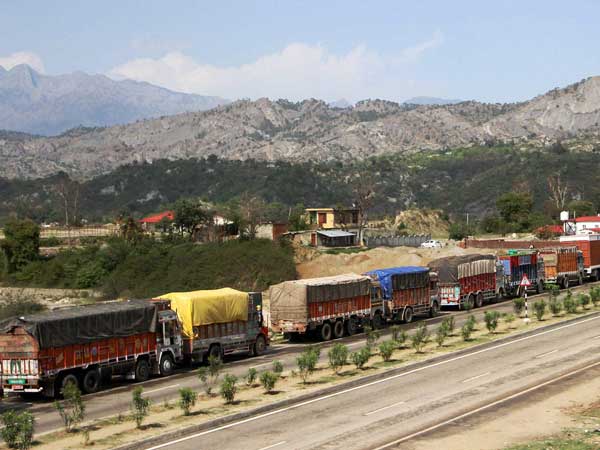 இந்தியாவில் சோதனை சாவடிகள் அகற்றும் பணி தீவரம்..!!