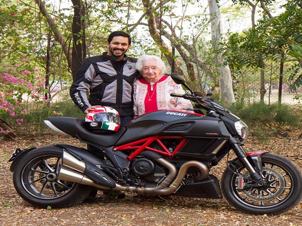 ரூ.1.12 கோடி மதிப்புடைய டுகாட்டி சூப்பர்பைக் இந்தியா வந்தது