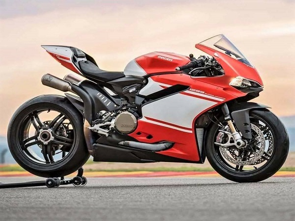 ரூ.1.12 கோடி மதிப்புடைய டுகாட்டி சூப்பர்பைக் இந்தியா வந்தது