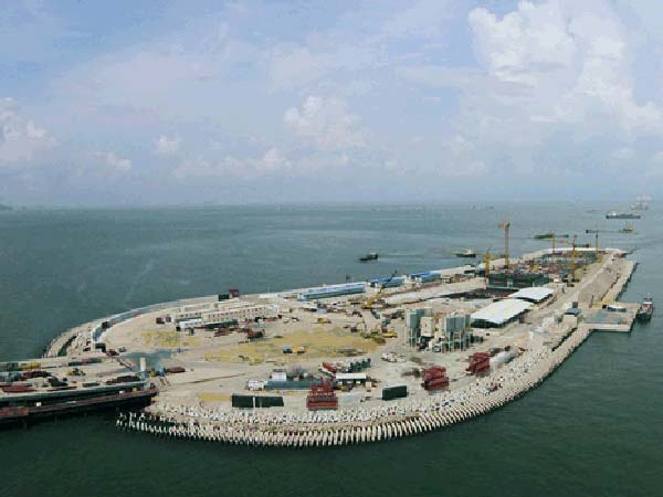 தனிச்சிறப்புடன் கட்டபட்ட உலகின் மிக நீளமான கடல் பாலம்..!!