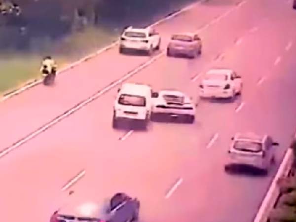 நெடுஞ்சாலையில் நடந்த விபத்தில் இளைஞர் பலி..!!