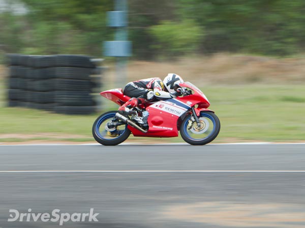  சென்னையில் நடந்த தேசிய பைக் பந்தயத்தில் ஹோண்டா வீரர்கள் அசத்தல்!