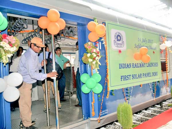 சோலார் ரயில் போக்குவரத்து இந்தியாவில் அறிமுகம்..!!