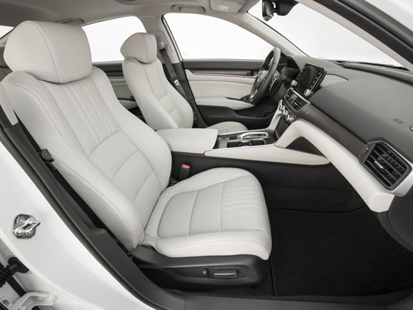 ஆச்சர்யப்படுத்தும் 2018 ஹோண்டா அக்கார்டு கார்..!!