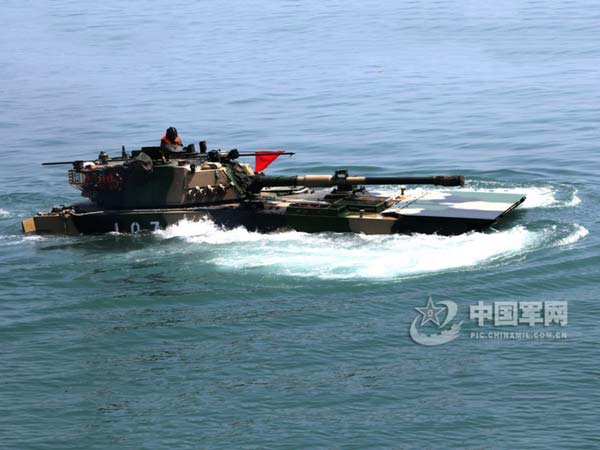  நீரிலும், நிலத்திலும் செல்லும் உலகின் அதிவேக பீரங்கியை தயாரிக்கும் சீனா!