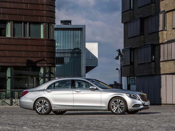 30 லட்சம் டீசல் கார்களை திரும்பப் பெறும் மெர்சிடிஸ் பென்ஸ்!