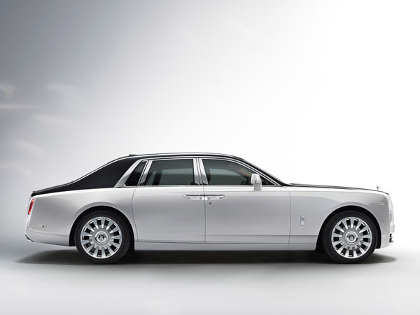 ரோல்ஸ் ராய்ஸ் 8வது தலைமுறைக்கான பான்டம் கார் வெளியானது!