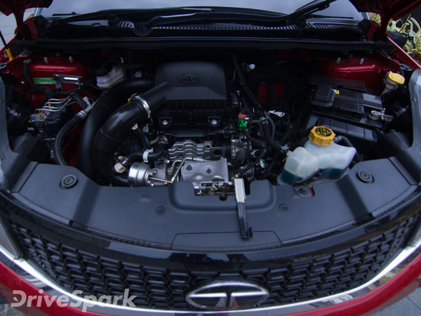 எஞ்சின் ஆப்ஷன்கள் மற்றும் பெர்ஃபார்மென்ஸ்