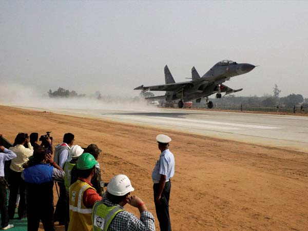  அவசர காலங்களில் ஈசிஆர் சாலையை விமான ஓடுதளமாக பயன்படுத்த அனுமதி!