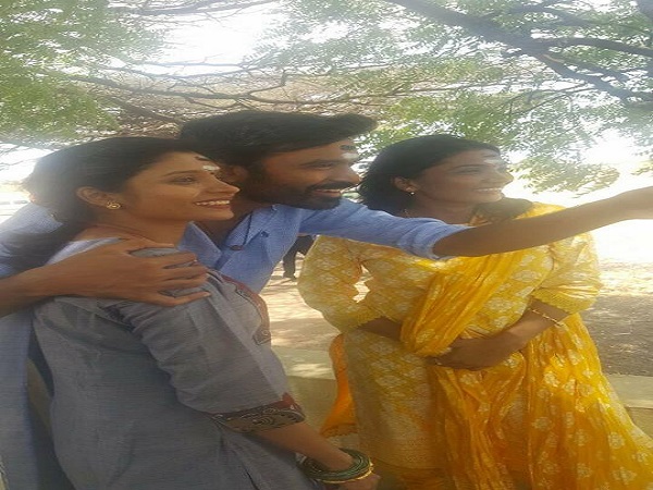 தனுஷ் கேரவனுக்கு மின்சார வாரியம் அபராதம்..!!