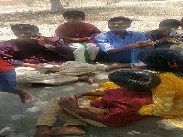 தனுஷ் கேரவனுக்கு மின்சார வாரியம் அபராதம்..!!