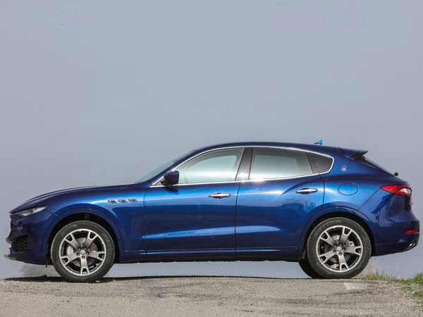 மஸராட்டி லெவன்டா காரை வாங்கிய முதல் இந்திய நடிகர்..!!