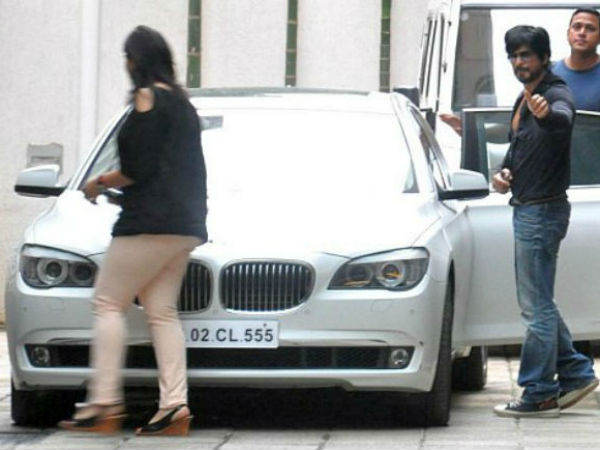 நடிகர் ஷாரூக்கான் கார் விற்பனைக்கு ஃபேஸ்புக்கில் விளம்பரம்... உண்மை என்ன?