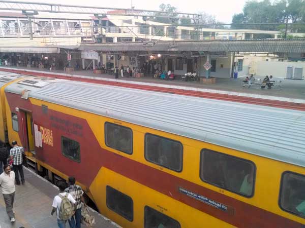 கோவை- பெங்களூர் இடையே பயன்பாட்டுக்கு வரும் டபுள்டெக்கர் ரயிலின் சிறப்பம்சங்கள்!