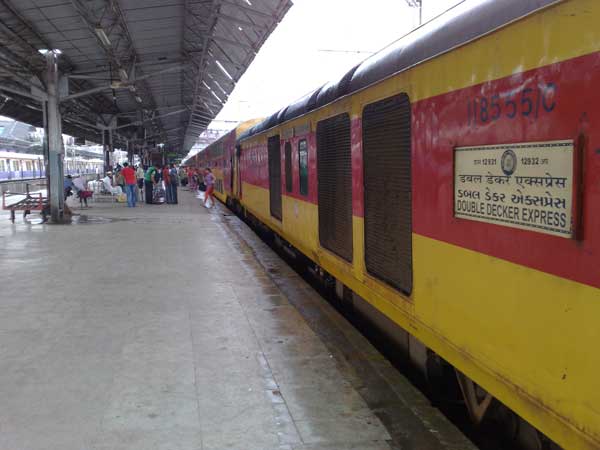 கோவை- பெங்களூர் இடையே பயன்பாட்டுக்கு வரும் டபுள்டெக்கர் ரயிலின் சிறப்பம்சங்கள்!