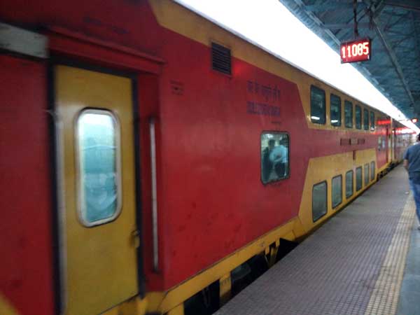 கோவை- பெங்களூர் இடையே பயன்பாட்டுக்கு வரும் டபுள்டெக்கர் ரயிலின் சிறப்பம்சங்கள்!