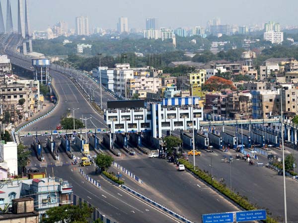 சுங்கச் சாவடியில் க்யூவில் நிற்காமல் செல்வதற்கான மொபைல் ஆப் அறிமுகம்!