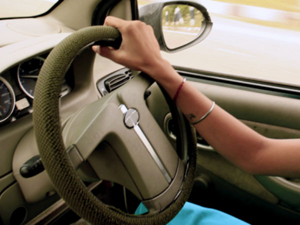 லம்போர்கினி ஹுரகேன் காரை அப்பளமாக்கிய மதுபோதை இளைஞர்..!!