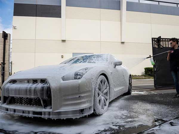 வாட்டர் வாஷில் புதுமை செய்த நிஸான் நிறுவனம்..!!