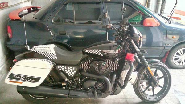 ஹார்லி டேவிட்சன் பைக்கில் வலம் வரும் கொல்கத்தா போலீசார்..!!