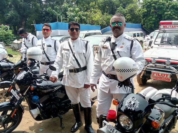 ஹார்லி டேவிட்சன் பைக்கில் வலம் வரும் கொல்கத்தா போலீசார்..!!