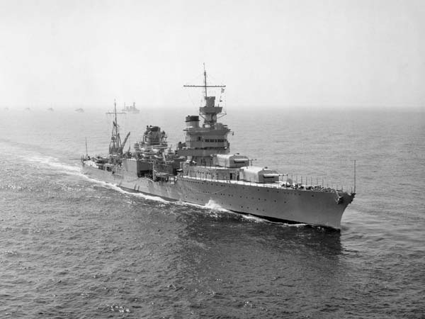 கடலுக்கடியில் கண்டுபிடிக்கப்பட்ட அமெரிக்காவின் போர்க்கப்பல்!