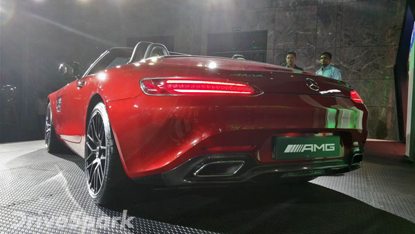 மெர்சிடிஸ் பென்ஸ் ஜிடி ரோட்ஸ்டெர் ஸ்போர்ட்ஸ் கார் இந்தியாவில் அறிமுகமானது!