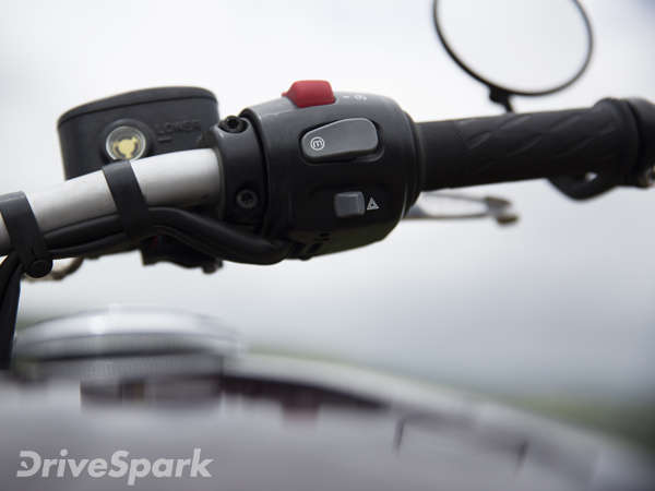 ட்ரையம்ஃப் போனிவில் பாபர் மோட்டார்சைக்கிள் டெஸ்ட் டிரைவ் ரிப்போர்ட்!