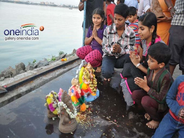 ஃபோர்டு நிறுவனம் தயாரித்த ஆட்டோமொபைல் பிள்ளையார்..!!