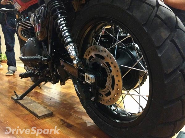 டிரையம்ப் ஸ்டிரீட் ஸ்கிராம்பளர் பைக் இந்தியா வந்தது..!!