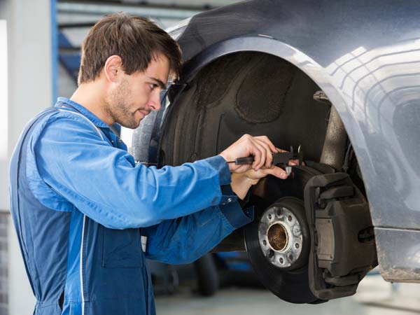 பிரேக்குகளை முறையாக பராமரிக்க ஐந்து எளிய வழிகள்..!!