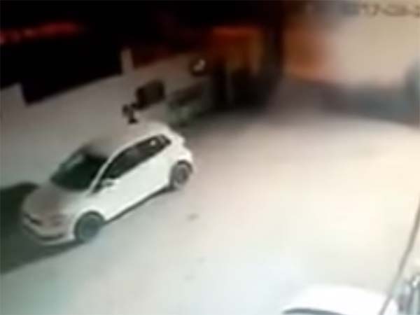  டீலரில் சர்வீஸுக்கு வந்த 4 டஸ்ட்டர் கார்கள் திருட்டு!