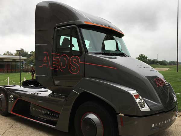 புதிய மின்சார டிரக் மாடலை வெளியிட்ட கம்மின்ஸ் நிறுவனம்!