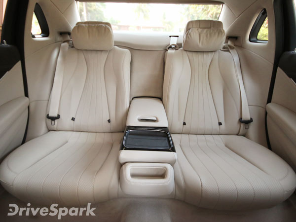 மெர்சிடிஸ் பிரபல மாடல் காரை இடைநீக்கம் செய்த ஜெர்மனி..!!