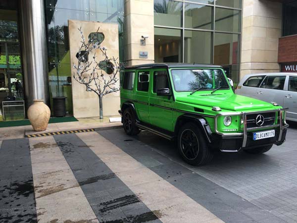 நதிகளை காக்கும் பிரச்சாரத்திற்கு பென்ஸ் எஸ்யூவியை பயன்படுத்தும் ஜக்கி வாசுதேவ்!