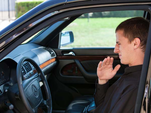 மழைக்காலங்களில் பழைய கார்கள் வாங்கும் போது கவனிக்கவேண்டியவை!