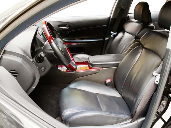 மழைக்காலங்களில் பழைய கார்கள் வாங்கும் போது கவனிக்கவேண்டியவை!