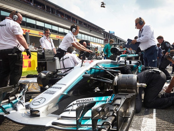 1,000 பிஎச்பி பவருடன் மிரட்ட வருகிறது புதிய மெர்சிடிஸ் ஹைப்பர் கார்!