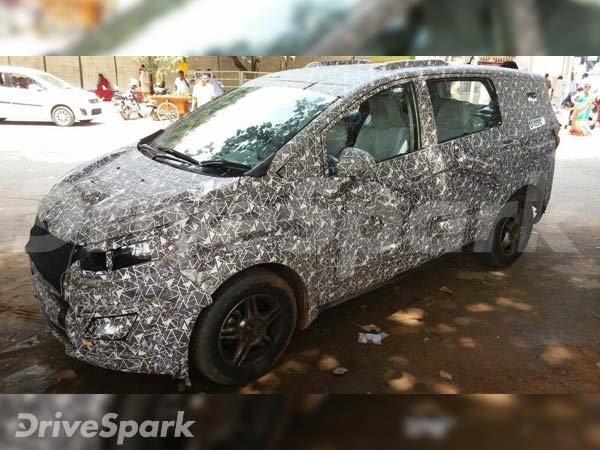 பெங்களூரில் முக்காடு போடு சுற்றிய மஹிந்திரா எம்பிவி கார்!