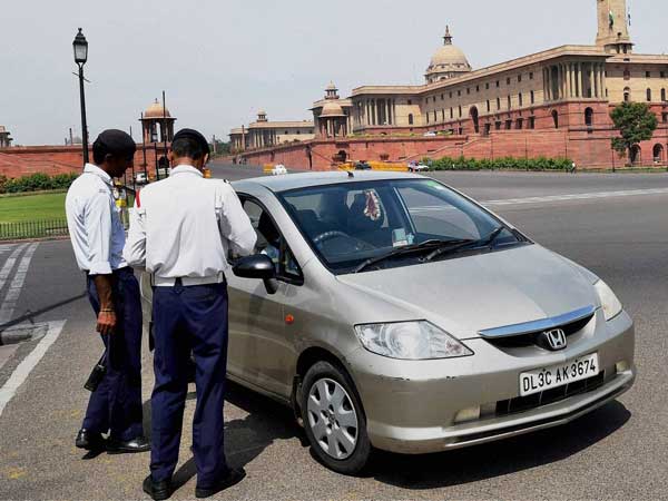 அசல் ஓட்டுனர் உரிமத்துக்கு பதிலாக டிஜி லாக்கர்: காவல்துறை விளக்கம்! அசல் ஓட்டுனர் உரிமத்துக்கு பதிலாக டிஜி லாக்கர்: காவல்துறை விளக்கம்!